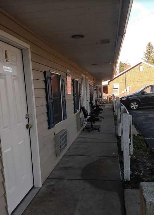 Grandview Inn & Suites Howell (Grand View Motel) - Photo From Website (newer photo)